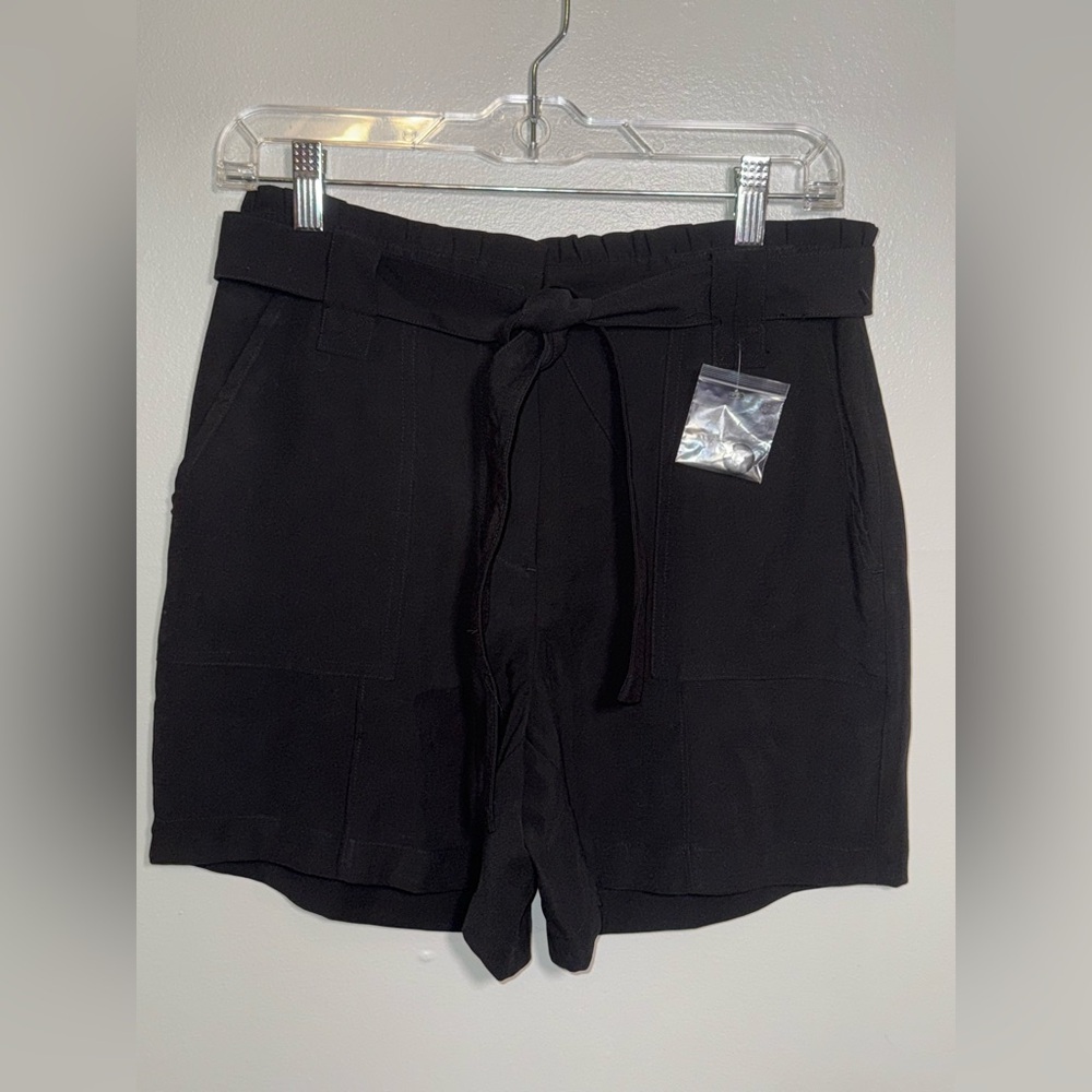 Nine West High Rise Paperbag Pleated Belted Shorts Size Small Black Going Out